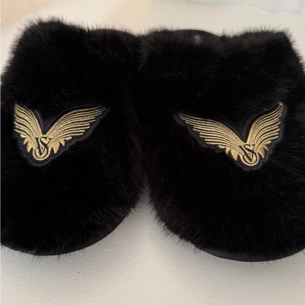 NWT VICTORIA'S SECRET Luxe Plush Closed-Toe Slippers - Picture 6 of 7